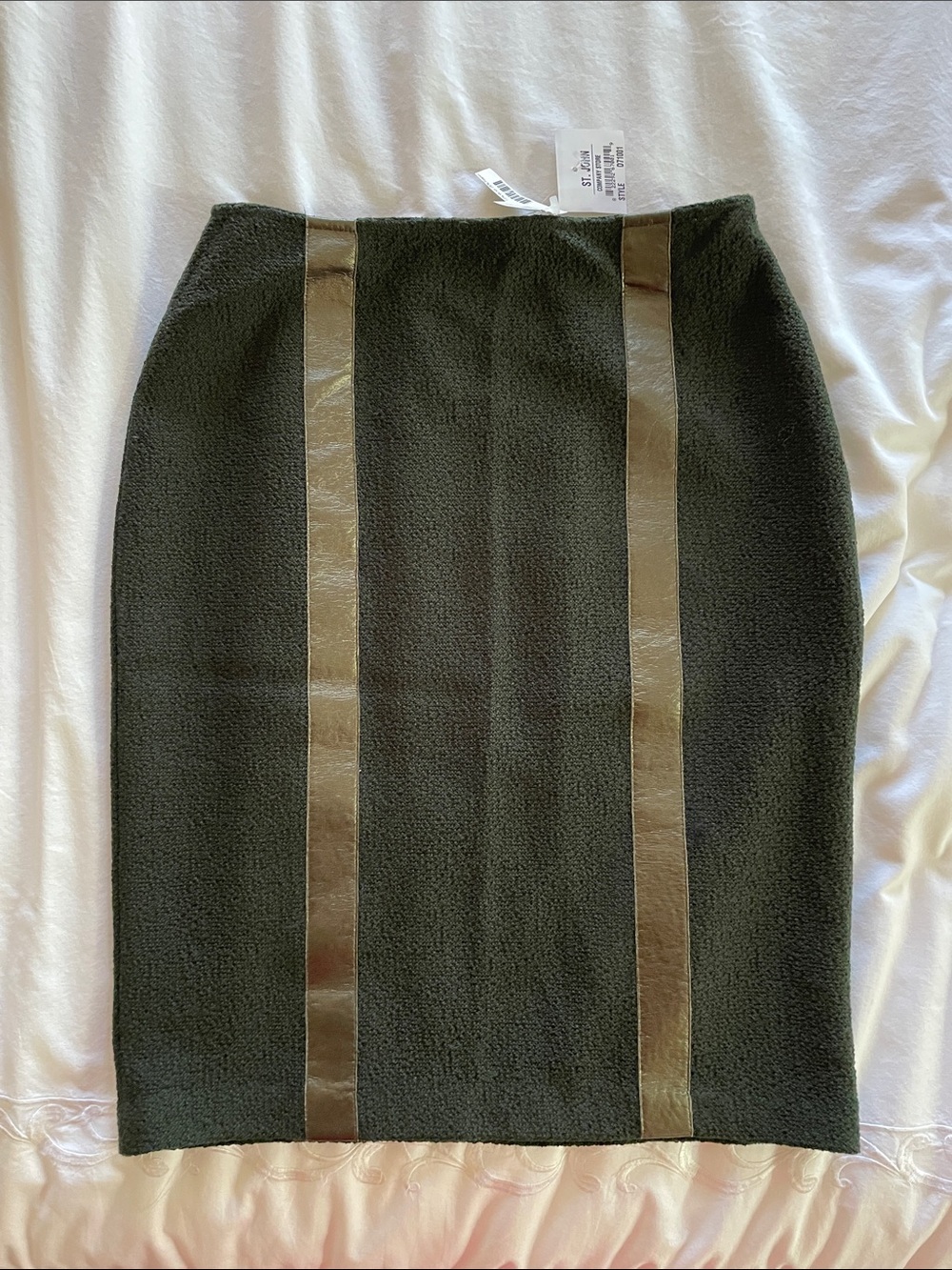 NWT.St. John  Olive Green Pencil Skirt with Metallic Leather Vertical Panels